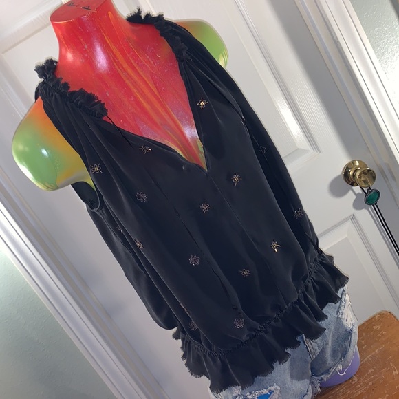 EXPRESS Low Neckline Silk Top - Picture 6 of 11